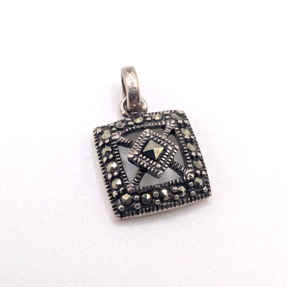 Source Unknown Jewelry - Vintage early 20th century silver pendant